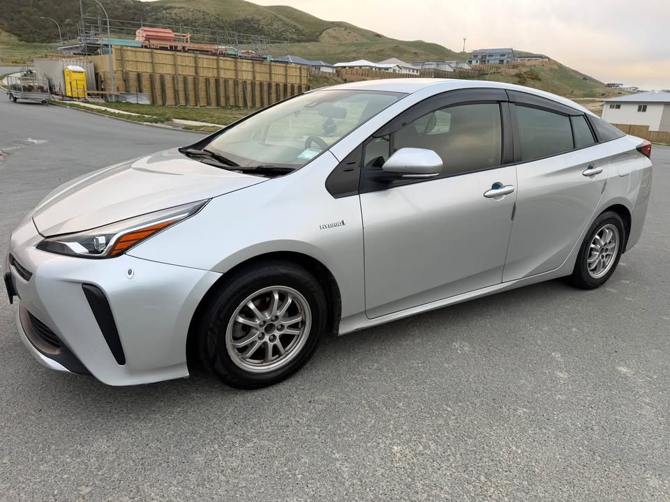 AT Auckland Toyota Prius Year 2019 /320kms